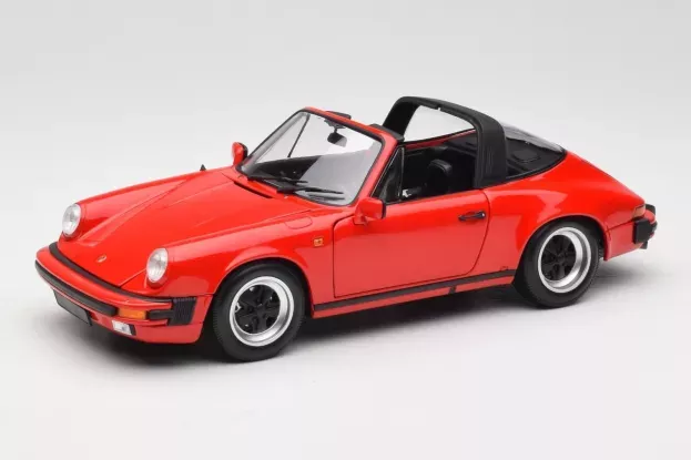 Minichamps Porsche 911 3.2 Carrera Targa Spider 1983 1:18 100063061